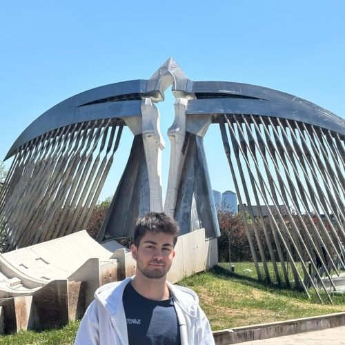 Avni Oflaz